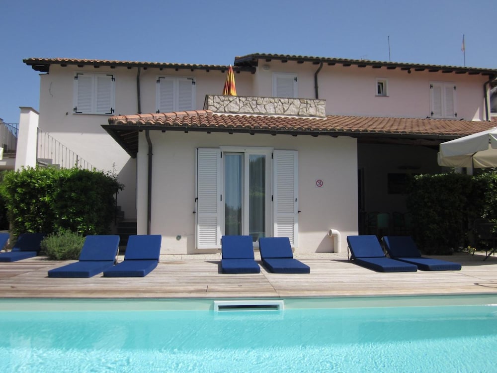 Hotel Villa Smeraldo 3/44