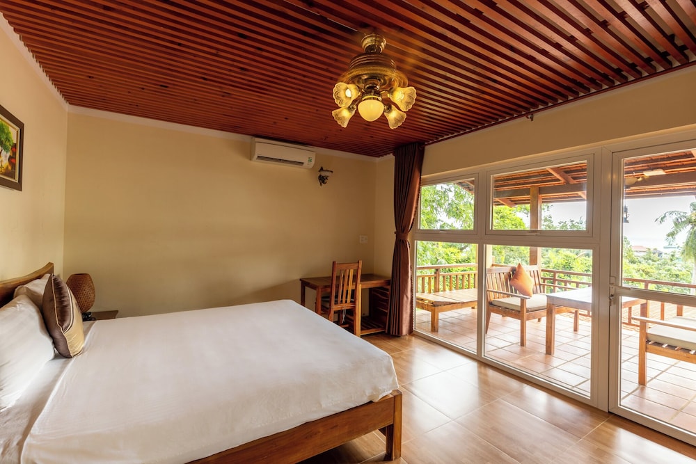 Mango Beach Resort 14/50