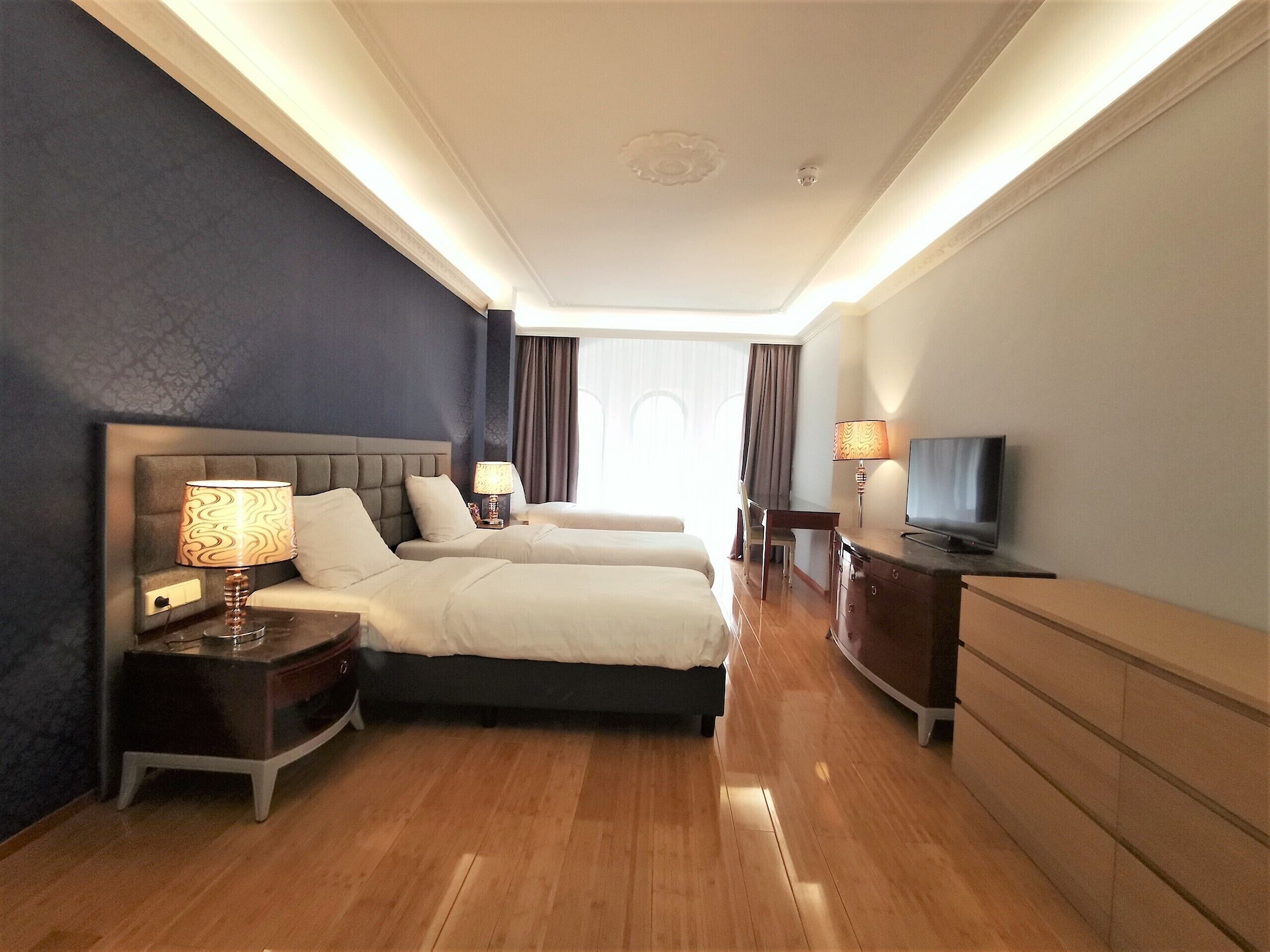 SUPERIOR, TRIPLE, 3 BEDS, PATIO