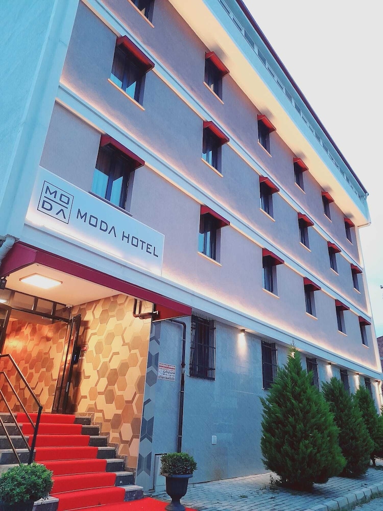 Moda Hotel 1/50