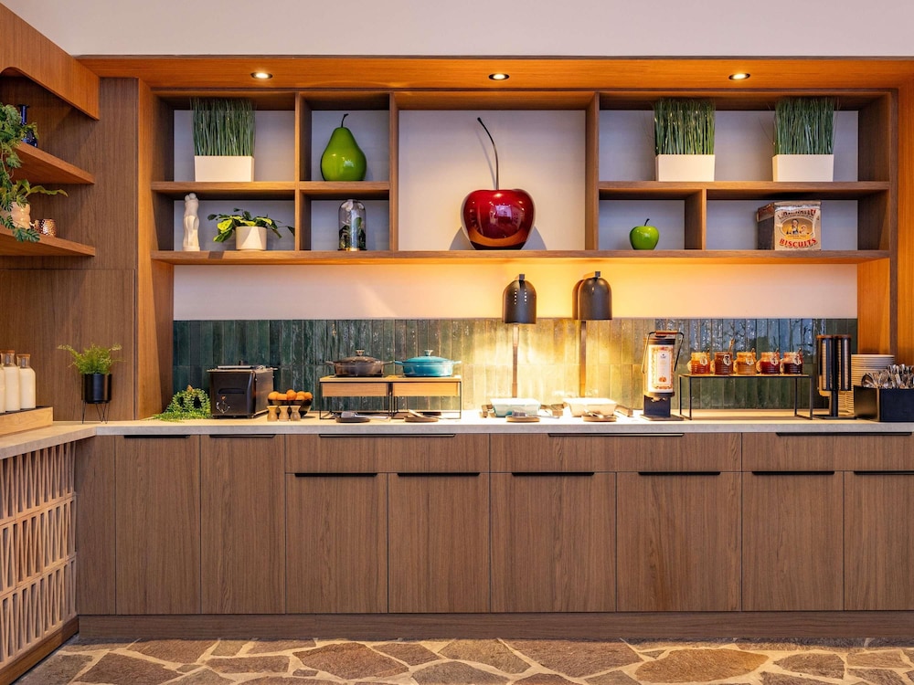Mercure Brussels Centre Rogier 9/64