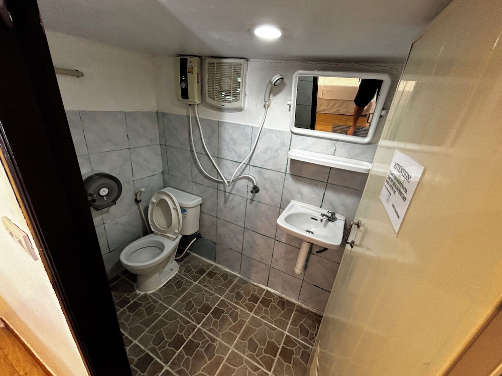 Coco's Guesthouse 66/66