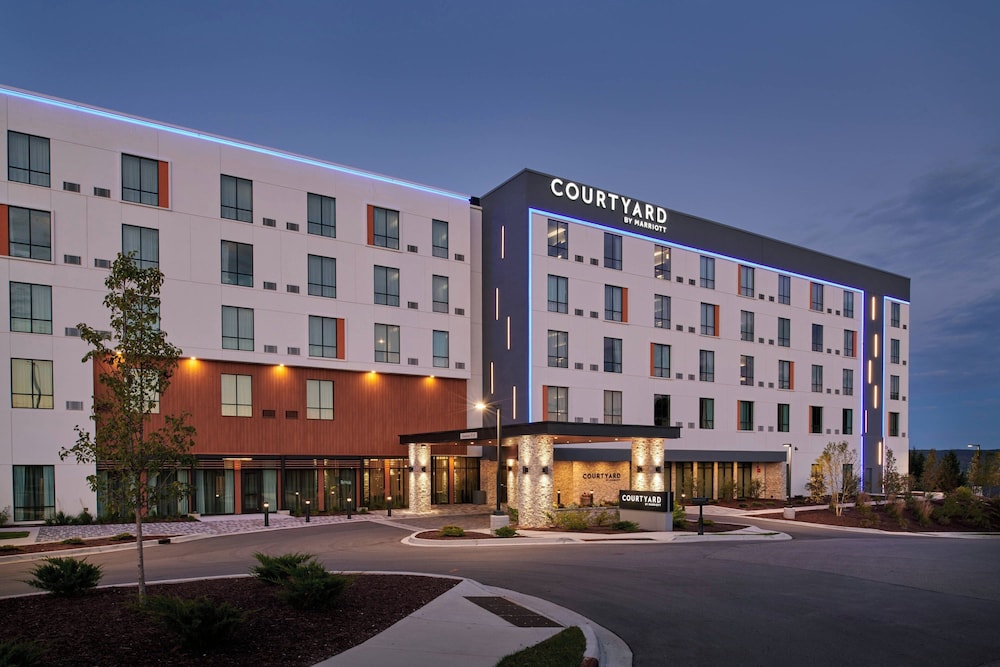 Courtyard Petoskey At Victories Square 4/65