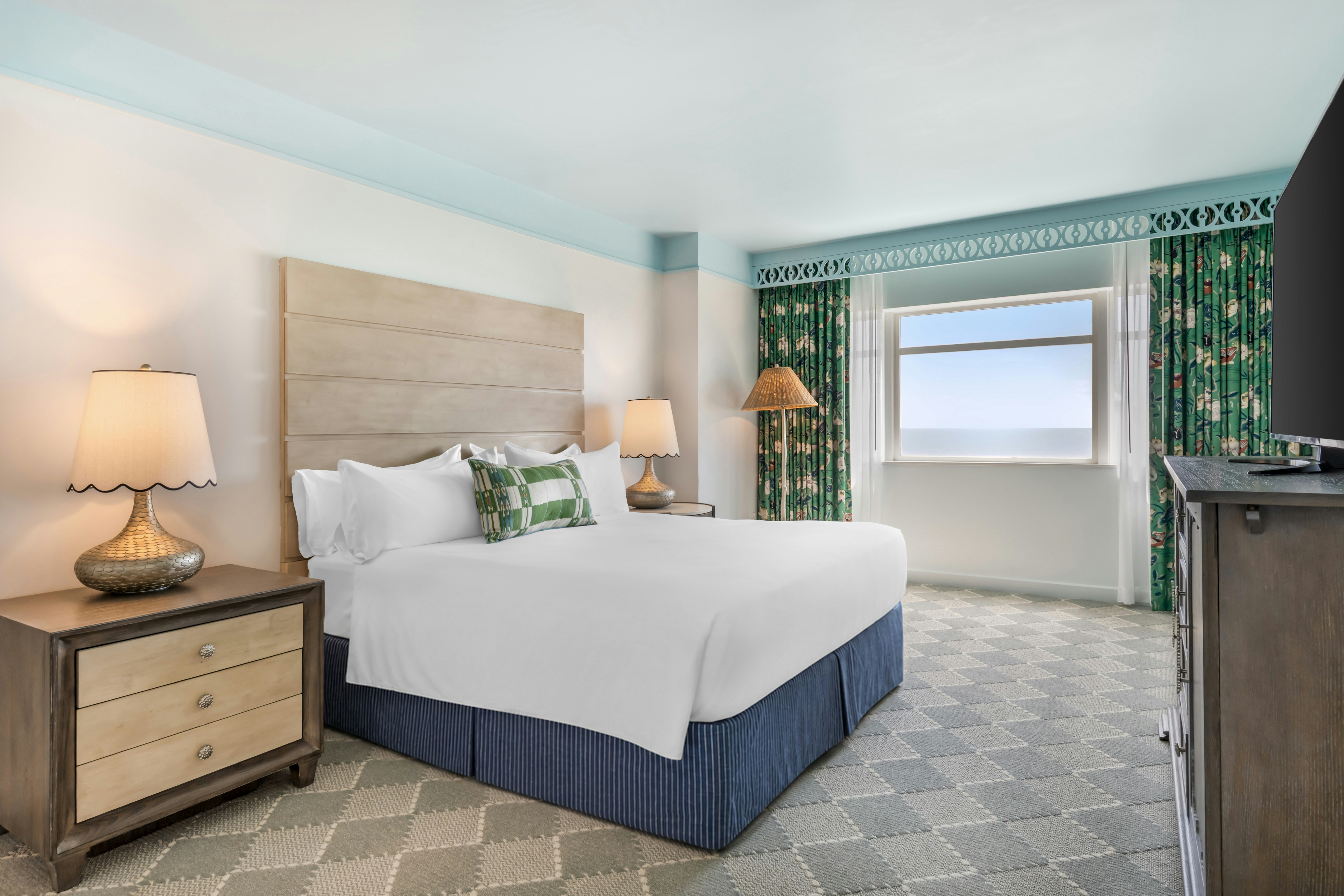 End, Suite, Pool and Ocean View