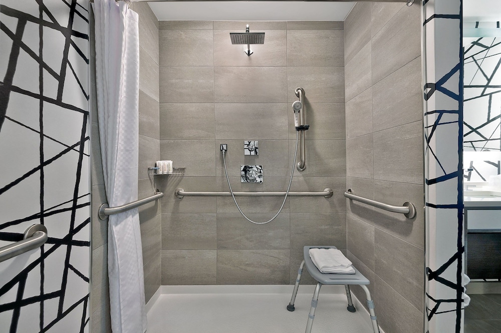 غرفة بسريرين كوين، Le Meridien St Louis Downtown 4/4