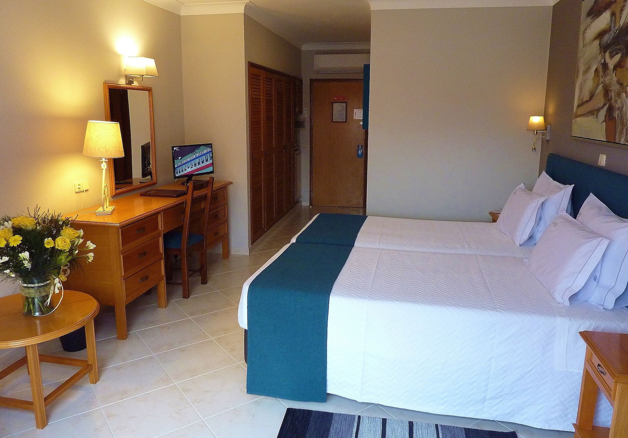 ROOM, TWIN BEDS, SEA VIEW