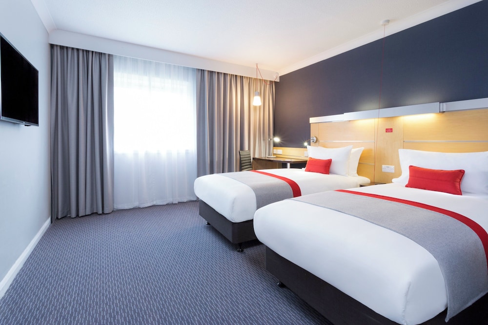 Holiday Inn Express Southampton M27 Junction 7 11/50