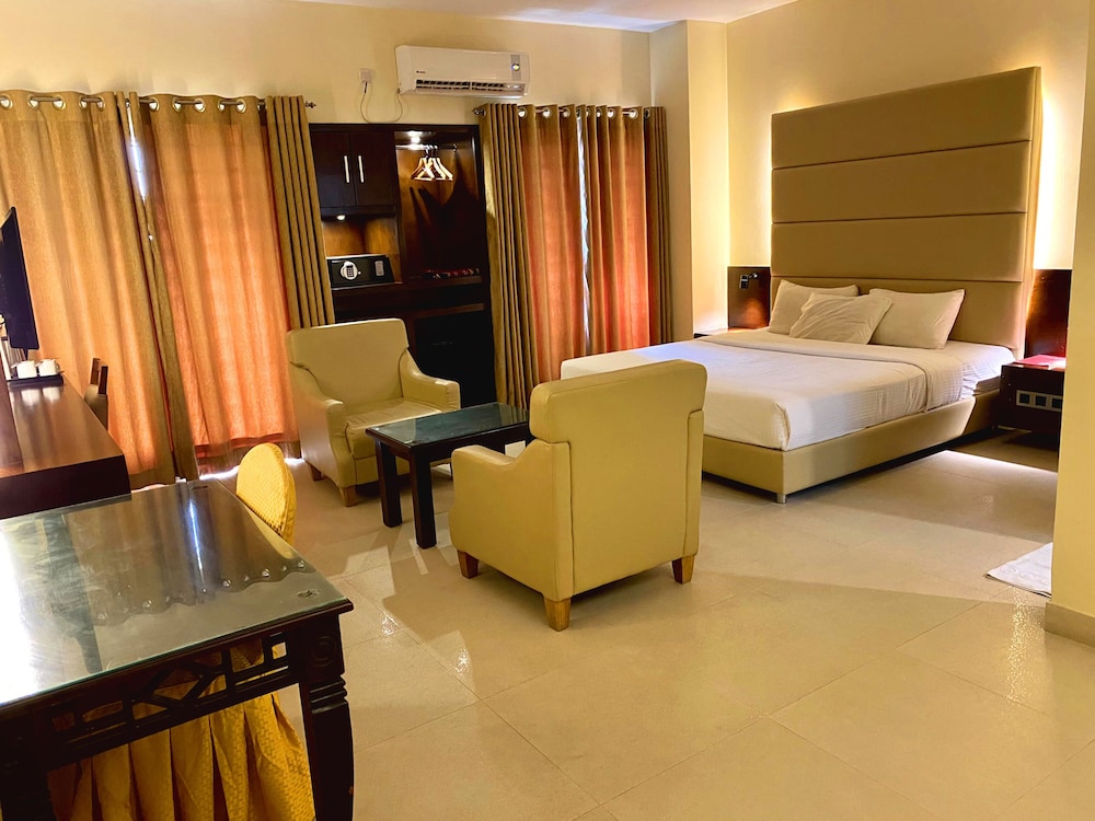 Nirvana Inn 12/50