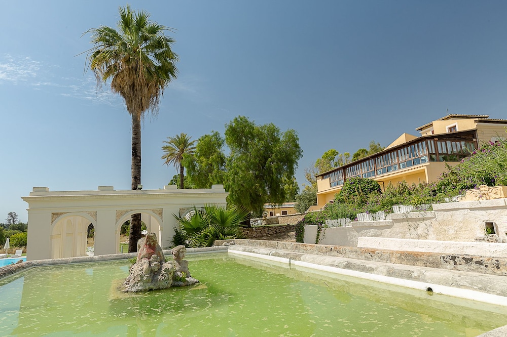 Villa Calandrino Hotel 62/65