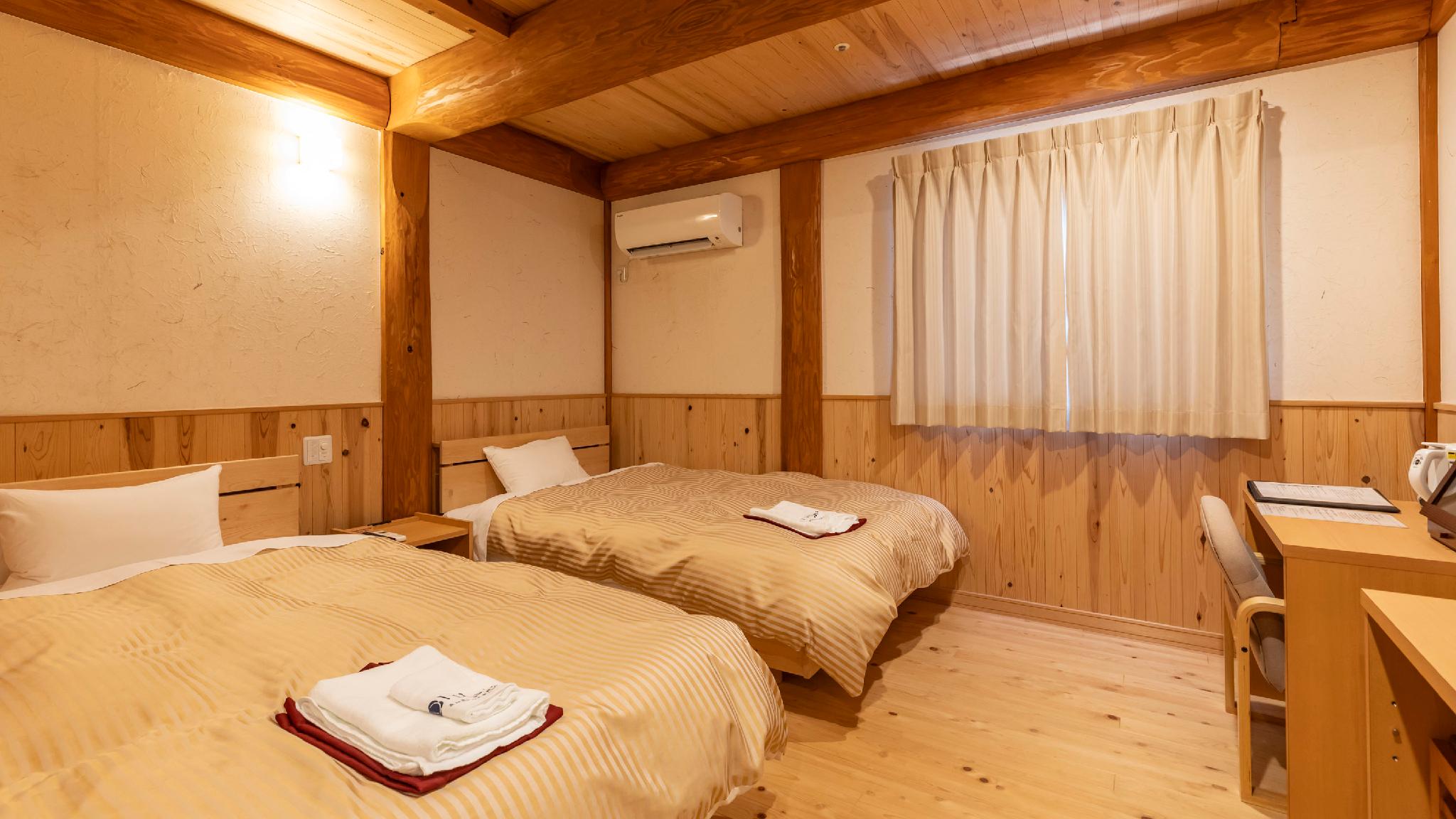 Standard, Twin Beds, Unit Bath
