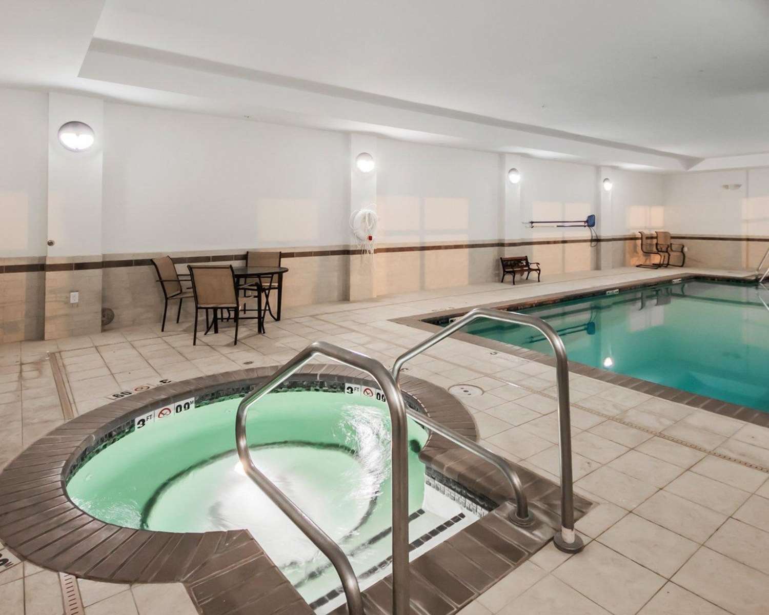 swimming pool spa