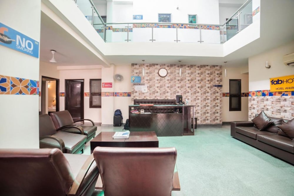 FabHotel Anutham Saket 32/36