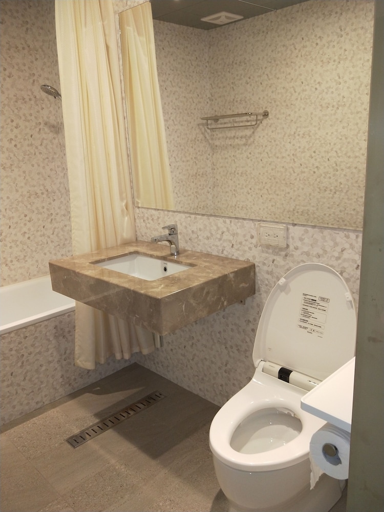 Dahshin Hotel 65/67