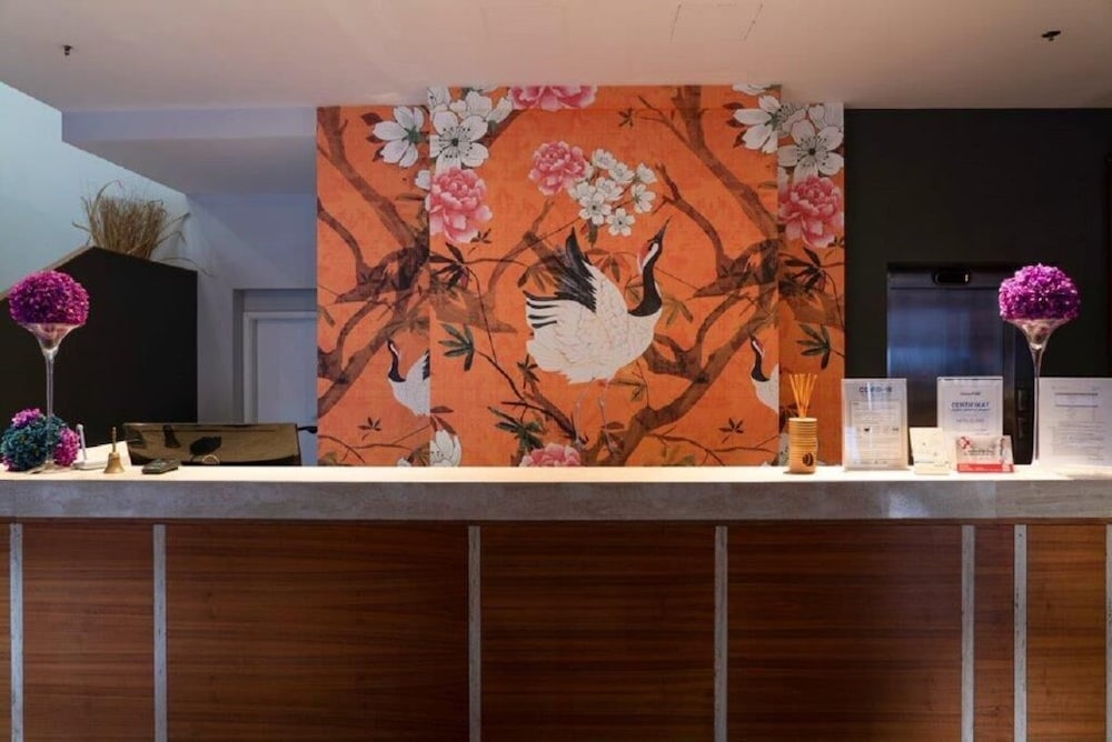 Slisko Hotel 12/66