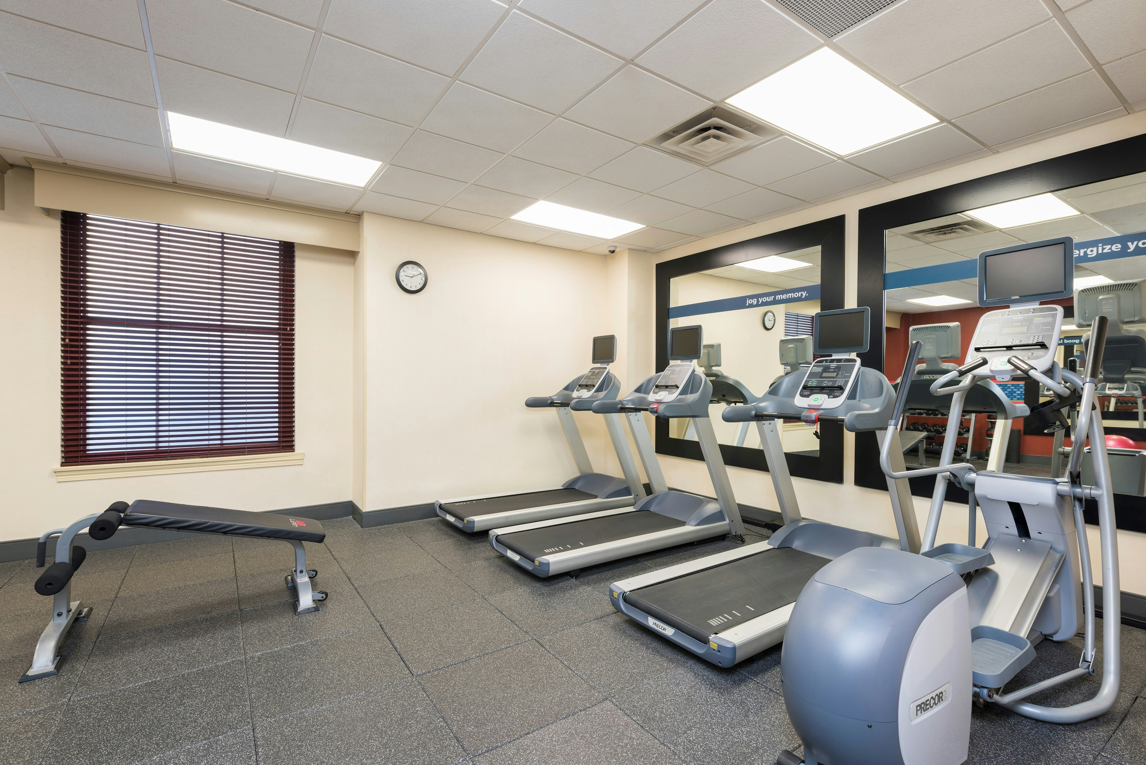 Hampton Inn Indianapolis Downtown Across From Circle Centre 37/75