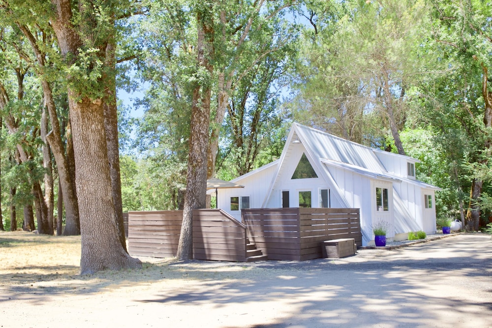 Mandala Springs Wellness Retreat Center 3/75
