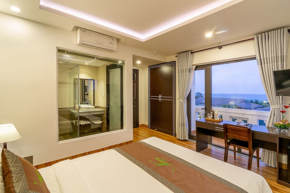 Viet Long Hoi An Beach Hotel 42/53