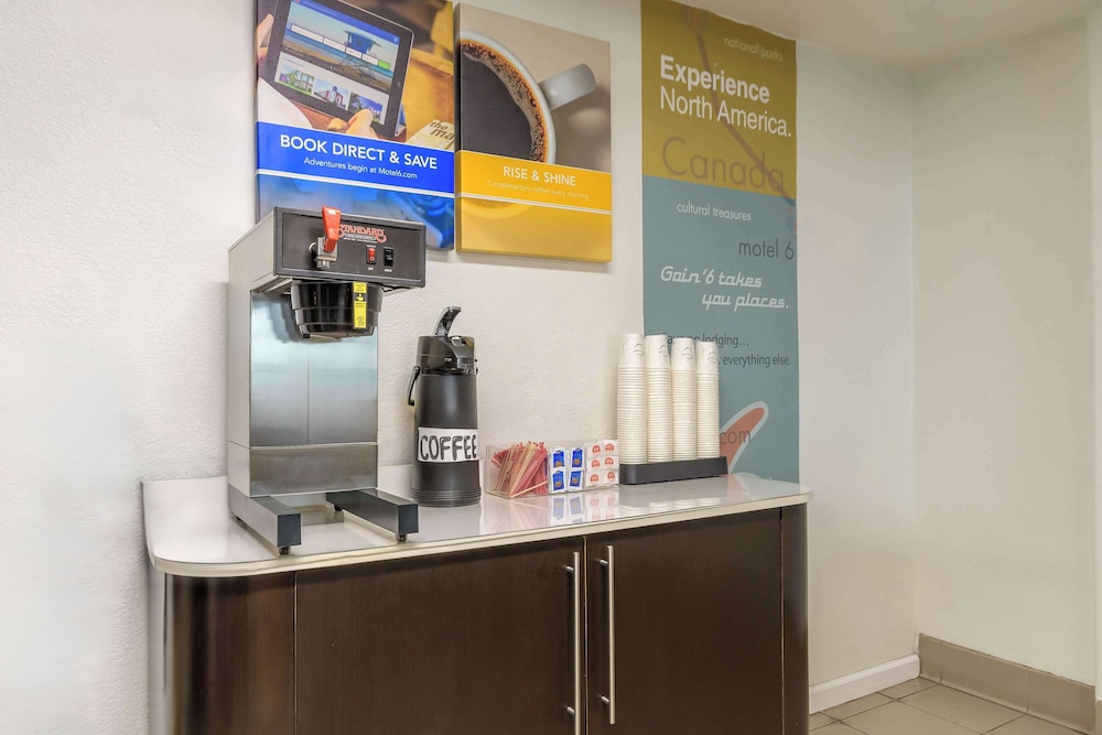 Motel6 San Jose, CA - Convention Center 12/60