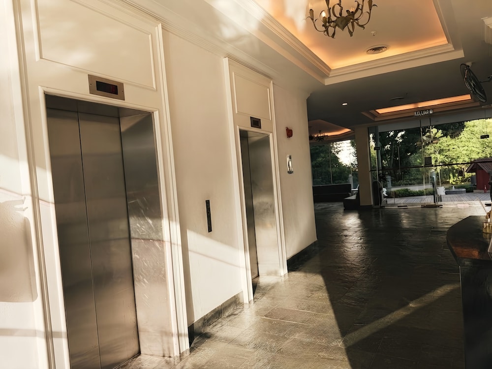 Stallions Suite 3/22