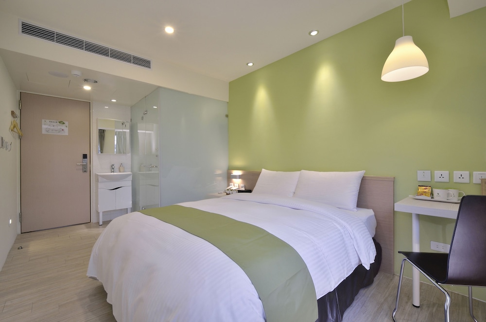 Green Hotel 10/63