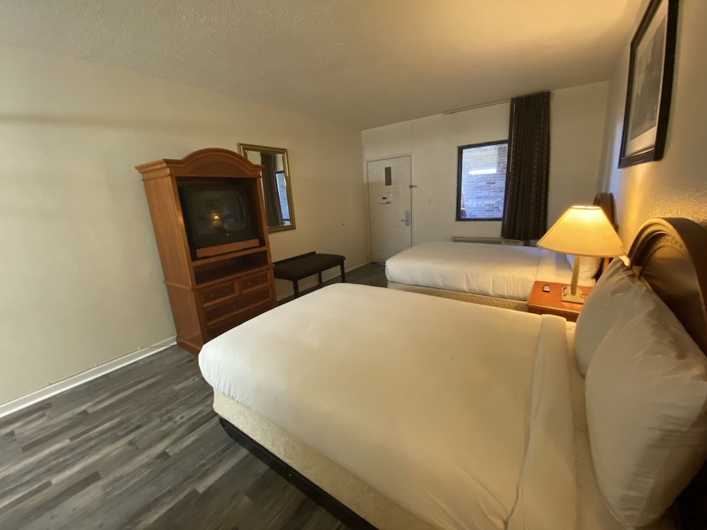 Travelers Place Inn & Suites 34/73