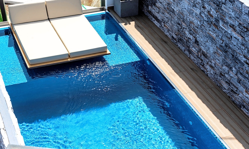 Aelia Suites 30/63