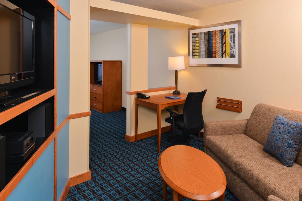 Fairfield Inn And Suites Bloomington 42/66