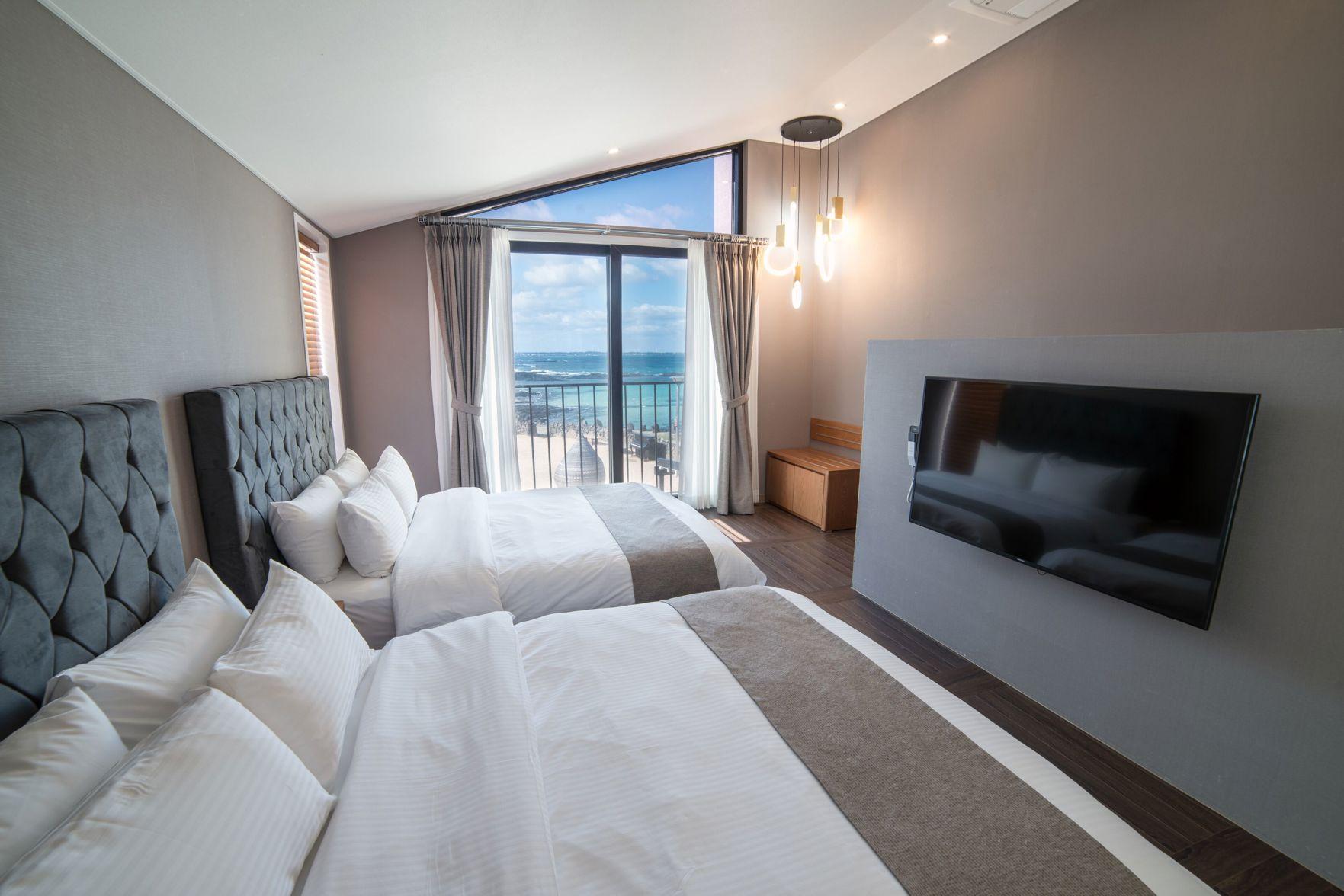 Premium, 2 Double Beds, Sea View, Garden Area
