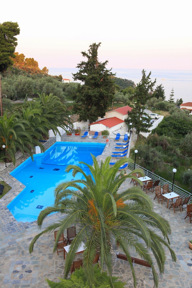Stafylos Suites Boutique Hotel 41/50