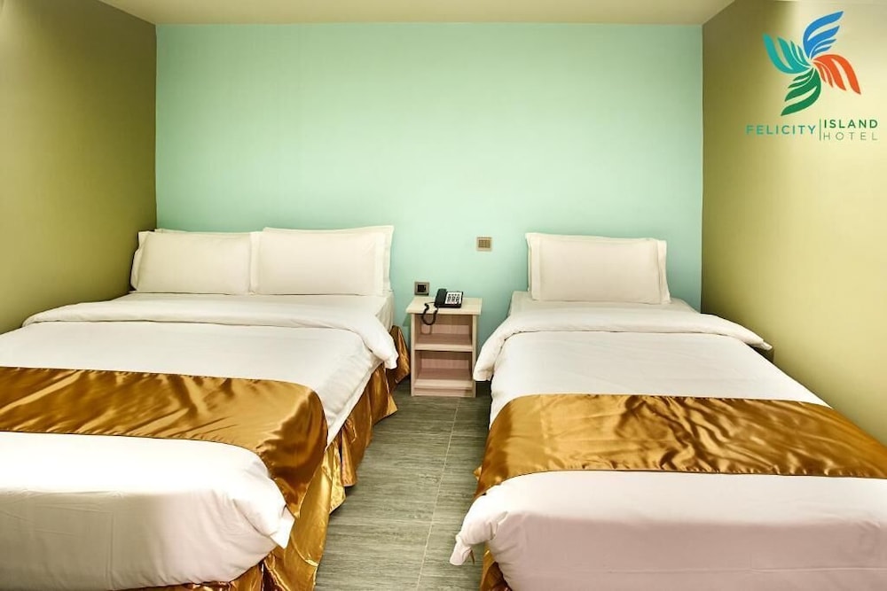 Felicity Island Hotel 11/55