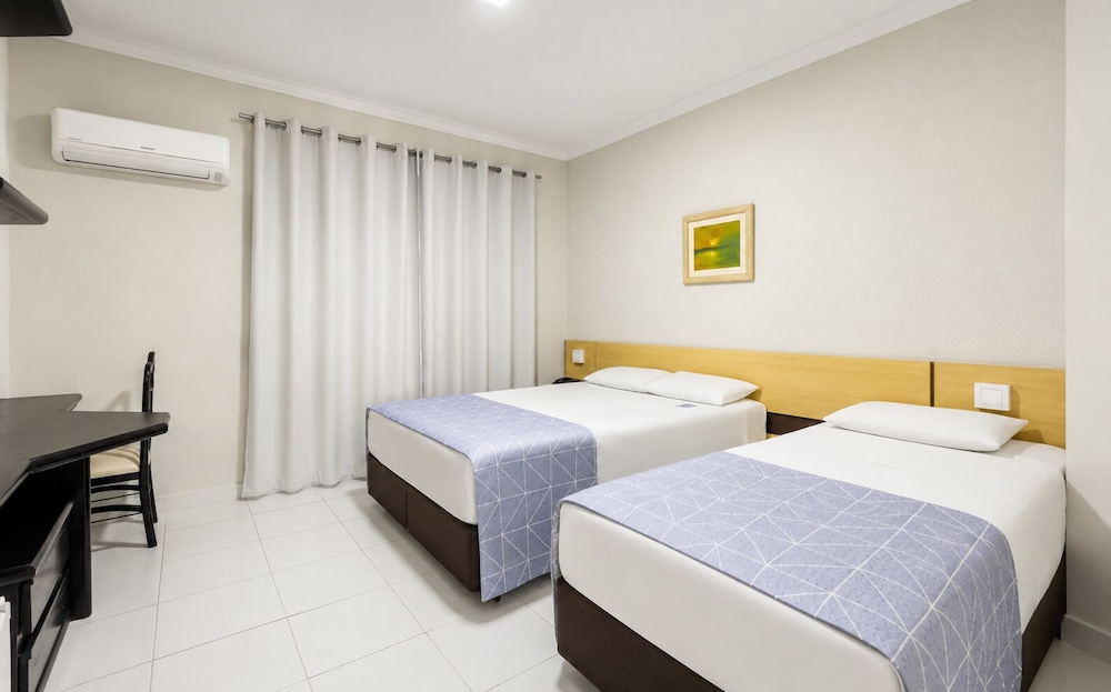 BRISTOL EXCELER PLAZA HOTEL 15/67