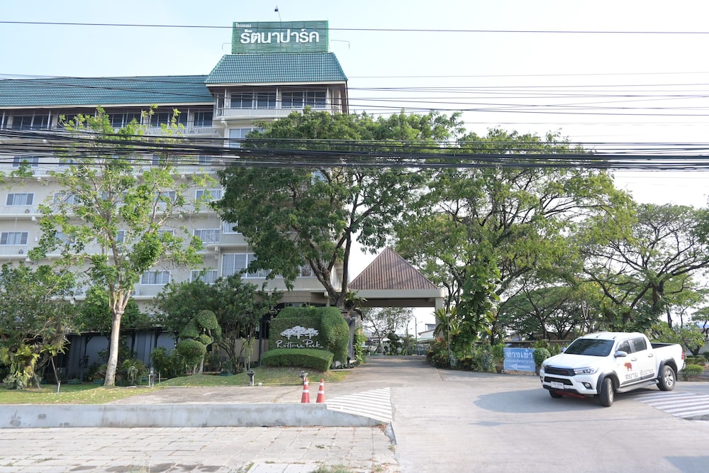 Rattana Park Hotel 88/98