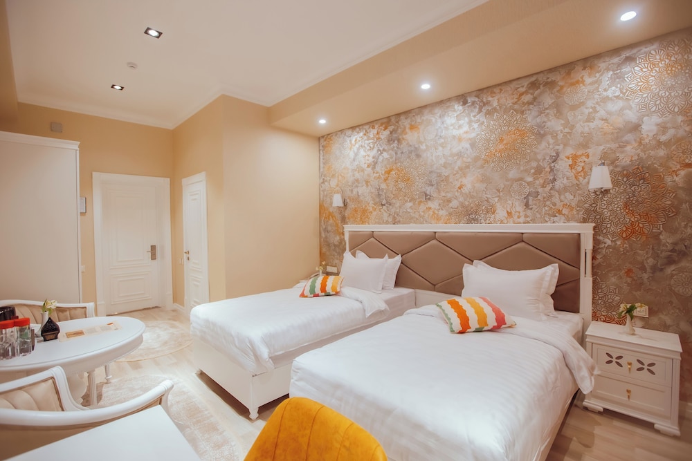 Silk Road Empire Hotel 10/50
