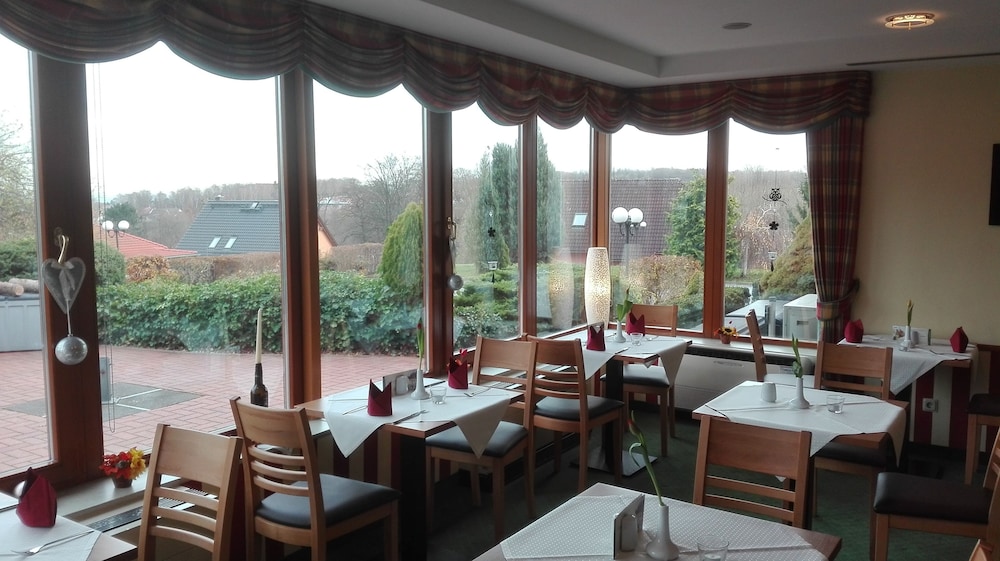 Landhotel Dresden 25/50