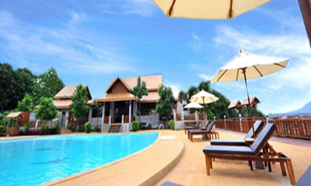 Arawan Riverside Hotel 7/65