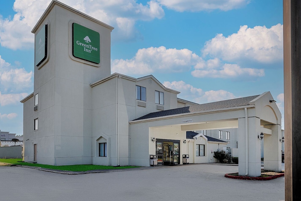 GreenTree Inn Houston IAH Airport 38/48