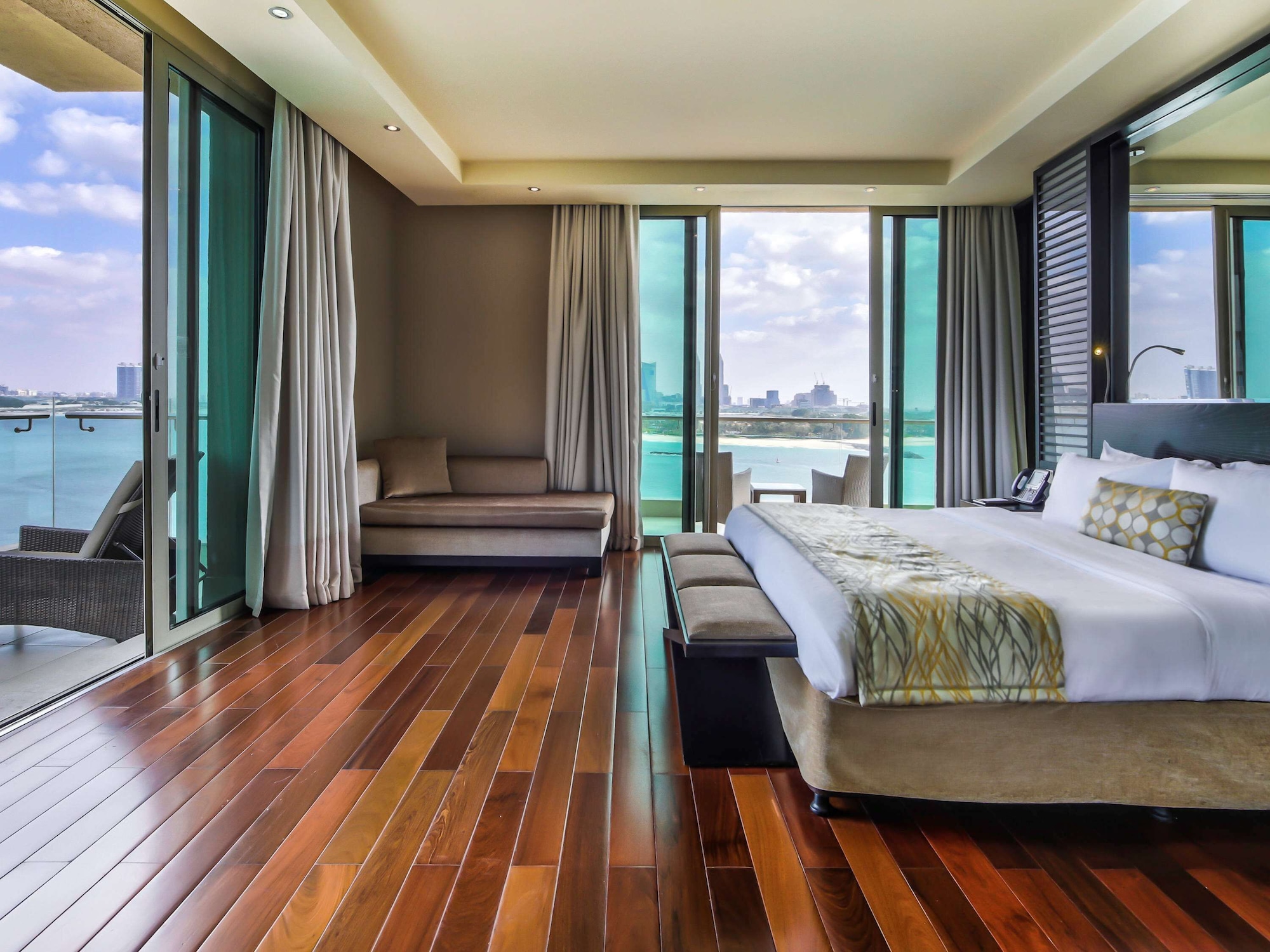 2 BEDROOMS, SENIOR, SUITE