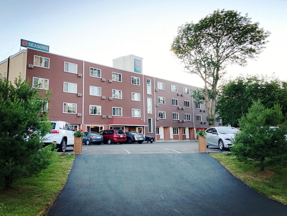 Seasons Inn Halifax 16/17