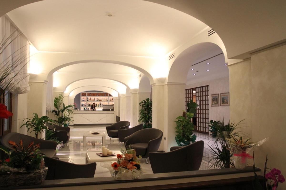 Hotel Talao S.A.S. 18/42