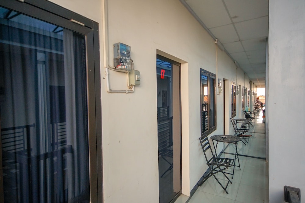 Oyo 247 Wisma Merdeka 25/30