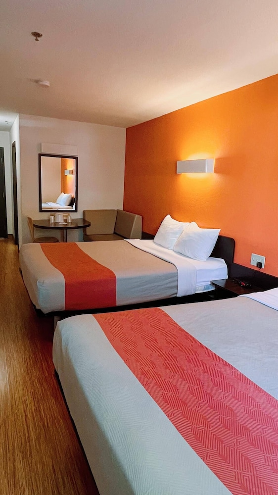 Motel6 Regina, SK 22/62
