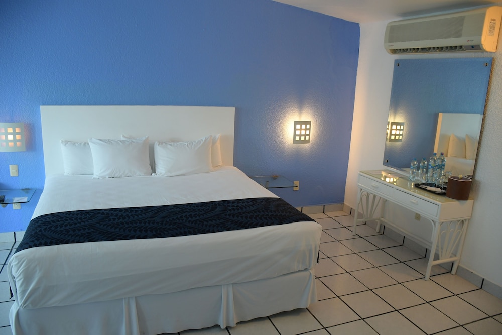 Hotel Villa Bejar Tequesquitengo 12/72