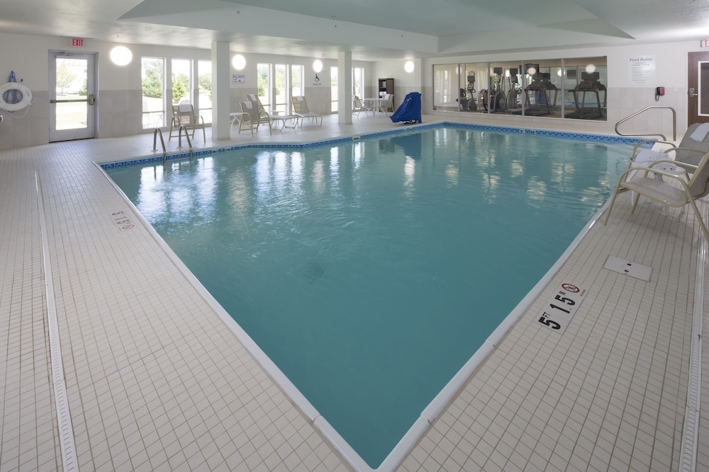 Holiday Inn Express Suites Port Huron 1/44