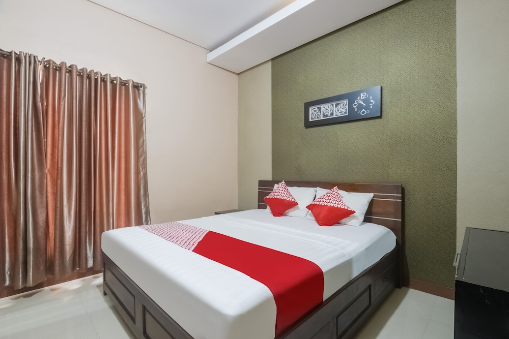 OYO 90193 D'waru Homestay Syariah 8/23