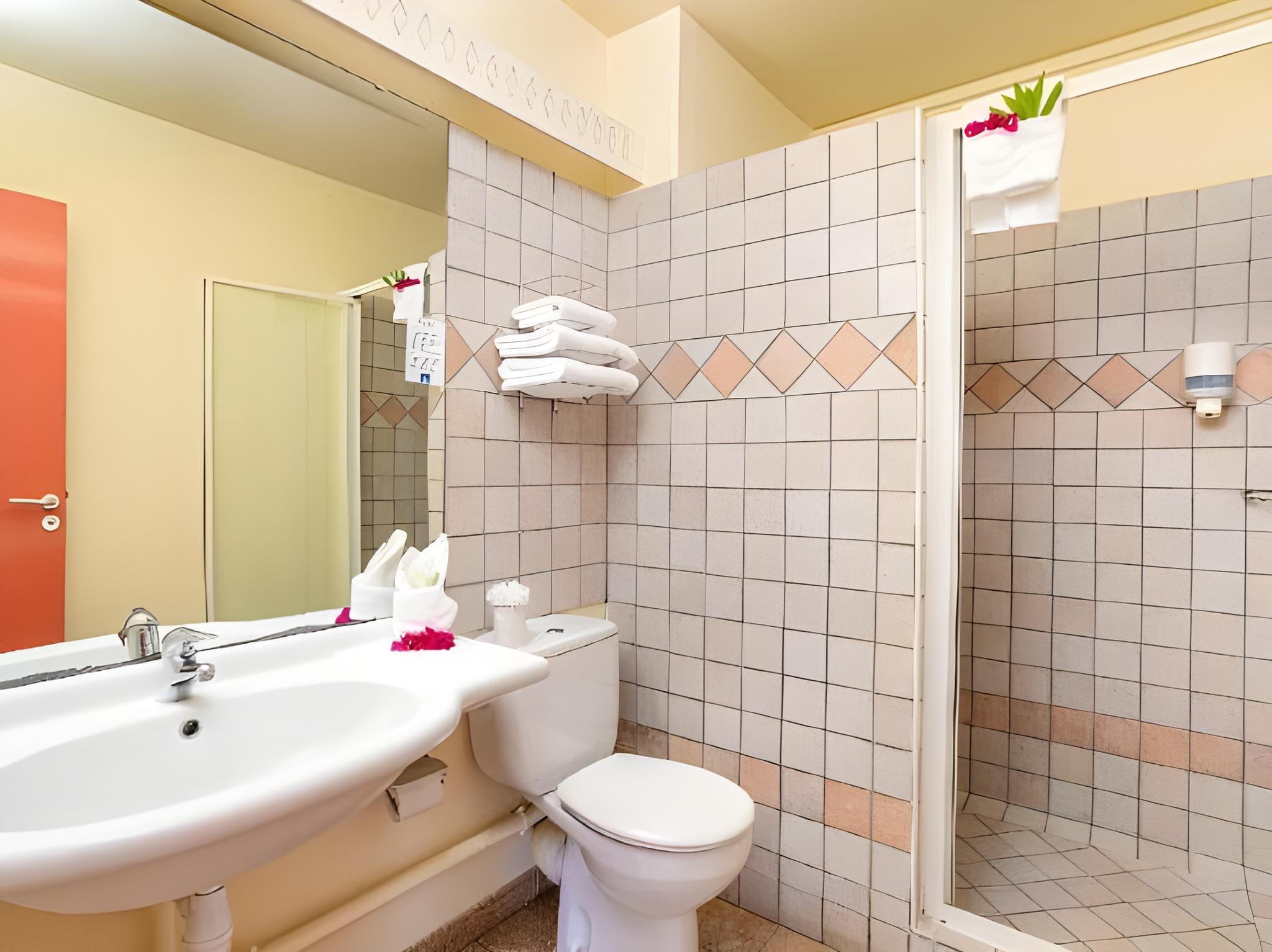 1 Bedroom, Superior, Twin Beds, Queen Bed, Sofa, Kitchenette