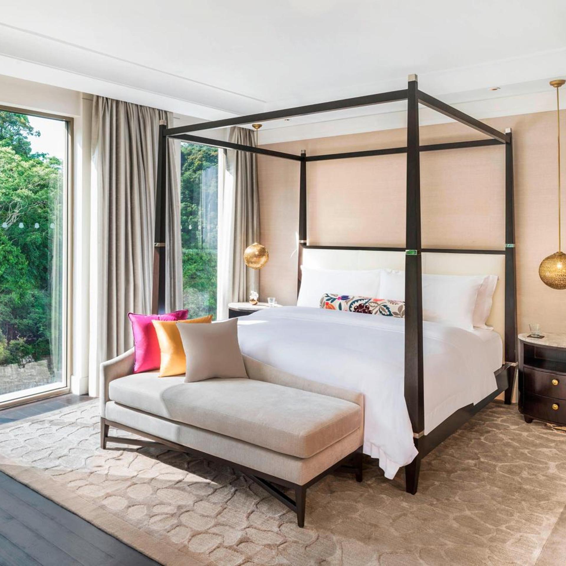 Panoramic, Suite, King Bed, Rainforest View, Sea View, Corner