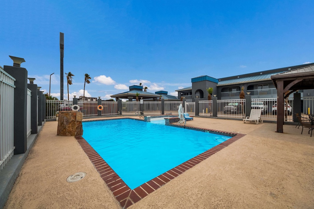 Rodeway Inn & Suites Corpus Christi Northwest 38/42