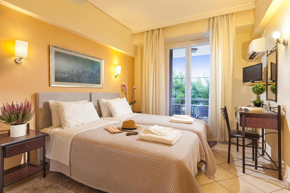 Minavra Hotel 9/43