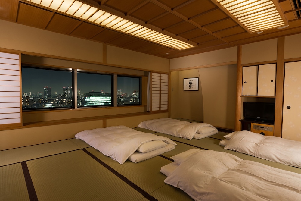 Toshi Center Hotel 36/65