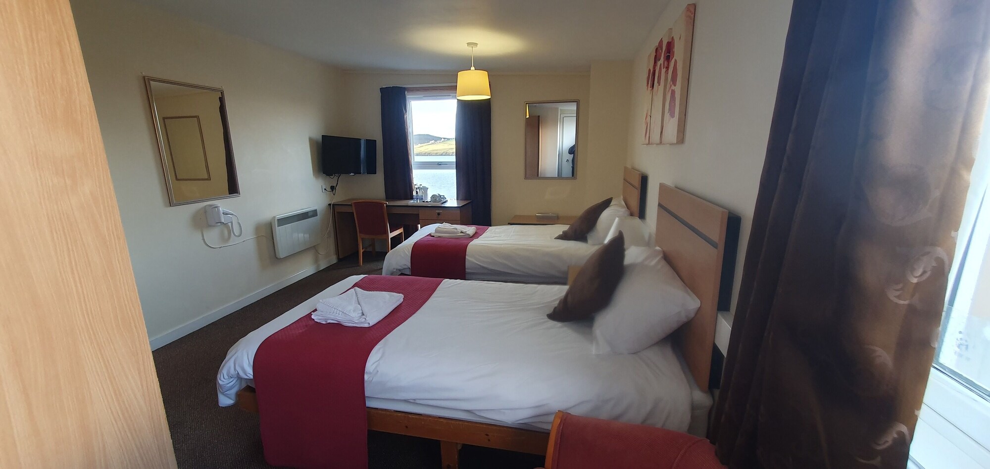 Superior, Twin Beds